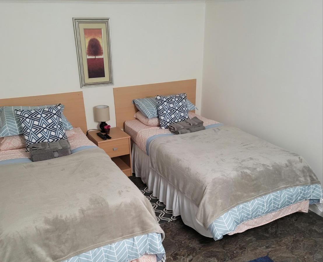 Lower Level Apt 6Ft High Close To Hwy Netflix Wifi Apartment Edmundston Luaran gambar